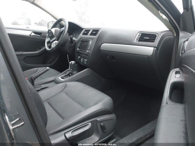 3VWD17AJ2EM420827 Volkswagen Jetta 1.8t Se
