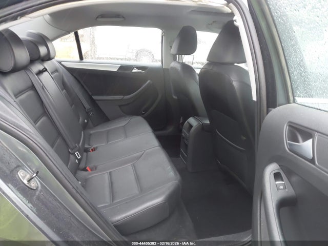 3VWD17AJ2EM420827 Volkswagen Jetta 1.8t Se