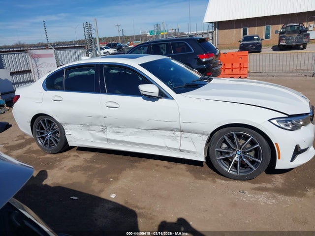 44405418 :رقم المزاد ، WBA5R1C56KFH18080 vin ، 2019 Bmw 330i مزاد بيع
