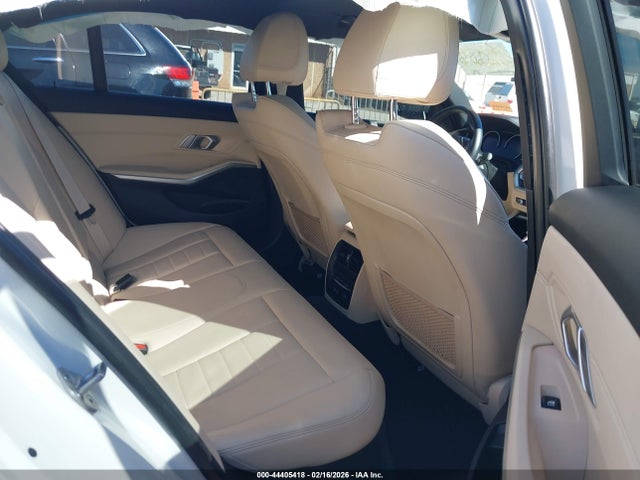 44405418 :رقم المزاد ، WBA5R1C56KFH18080 vin ، 2019 Bmw 330i مزاد بيع