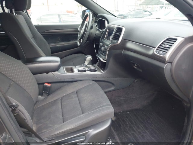 1C4RJEAG4JC480170 Jeep Grand Cherokee Laredo E 4x2
