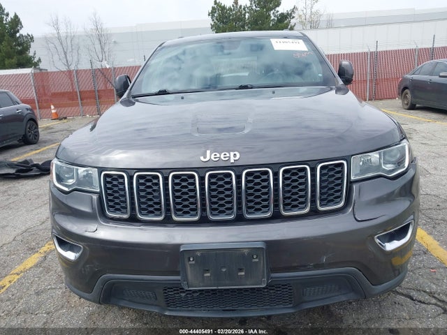 1C4RJEAG4JC480170 Jeep Grand Cherokee Laredo E 4x2