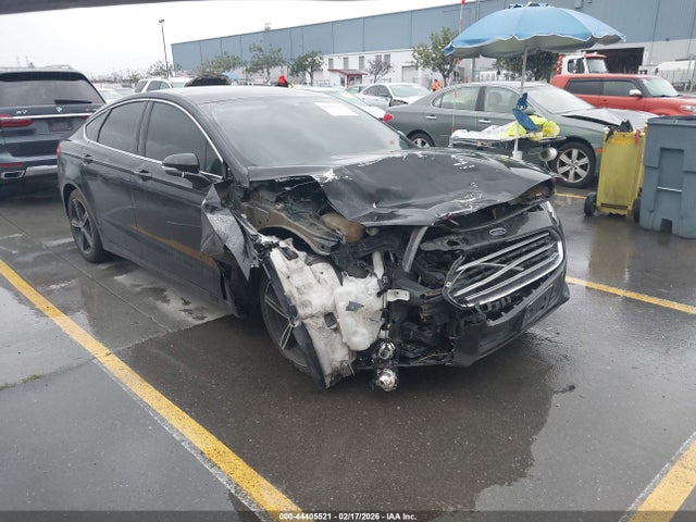 3FA6P0HD2FR119048 Ford FUSION SE
