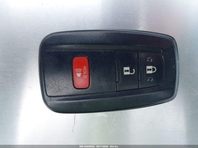 JTDKARFU7G3027502 Toyota Prius Three