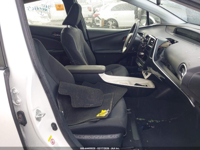 JTDKARFU7G3027502 Toyota Prius Three