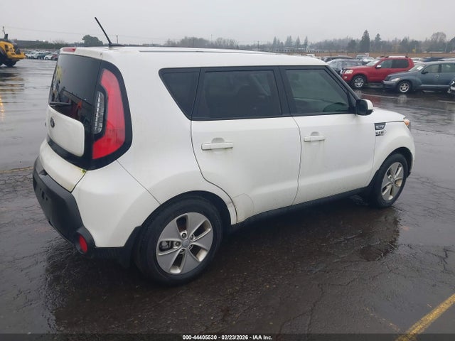 KNDJN2A27G7822829 KIA Soul