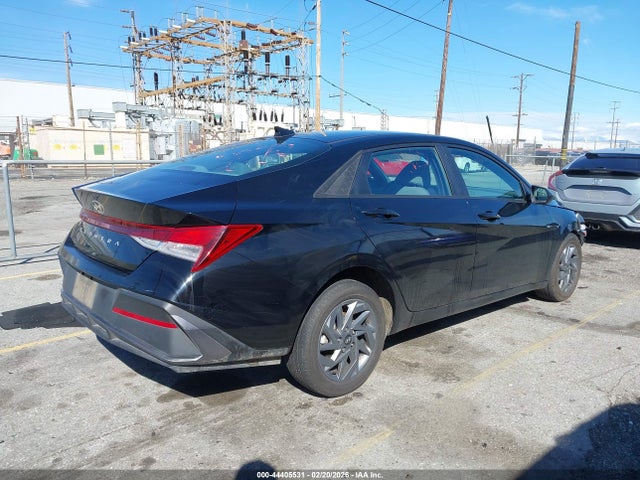 KMHLM4DG9RU762910 Hyundai ELANTRA SEL