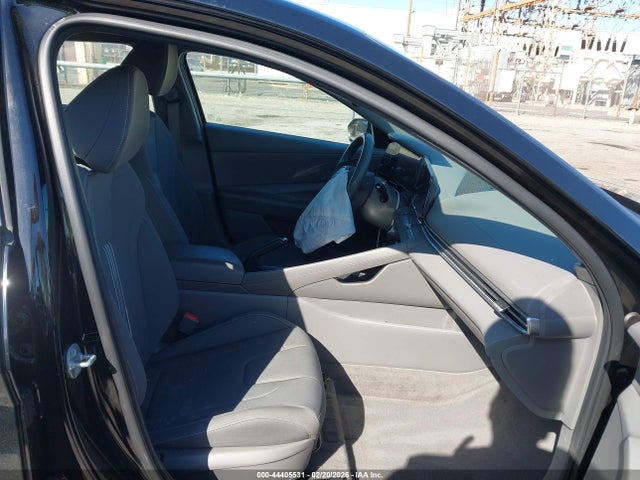 KMHLM4DG9RU762910 Hyundai ELANTRA SEL