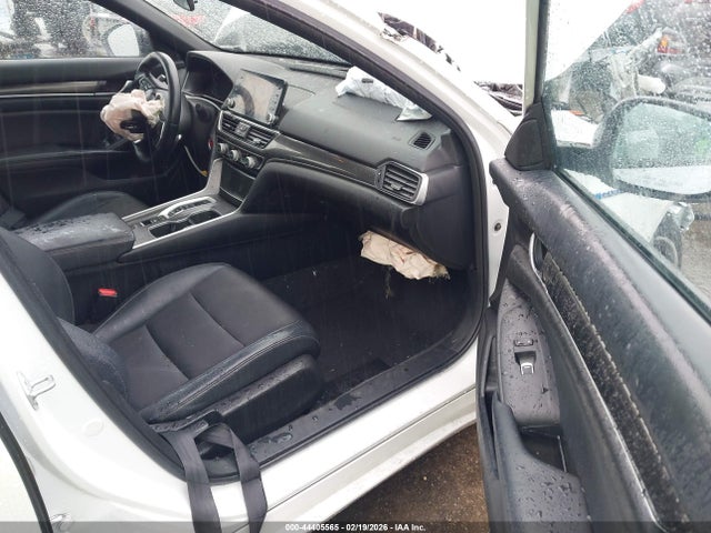 1HGCV3F21NA018132 Honda Accord Hybrid Sport
