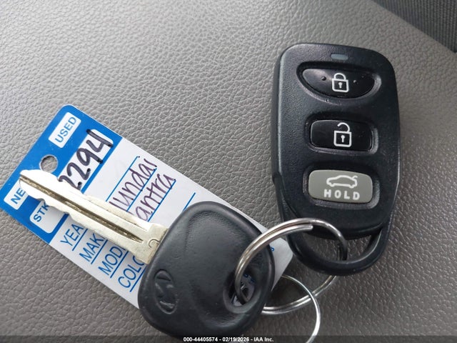 5NPD84LFXHH093996 Hyundai ELANTRA SE