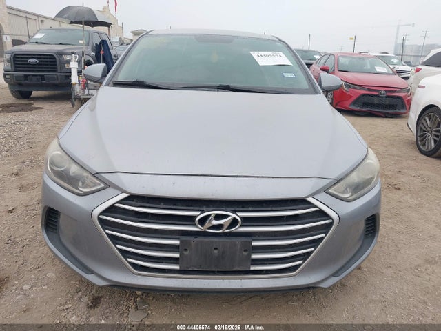 5NPD84LFXHH093996 Hyundai ELANTRA SE