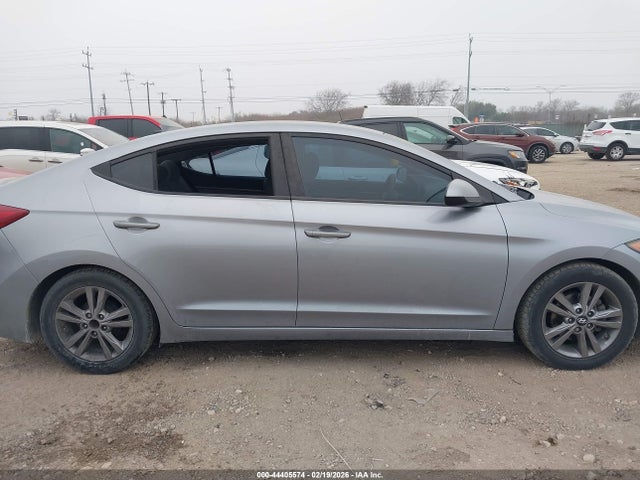 5NPD84LFXHH093996 Hyundai ELANTRA SE