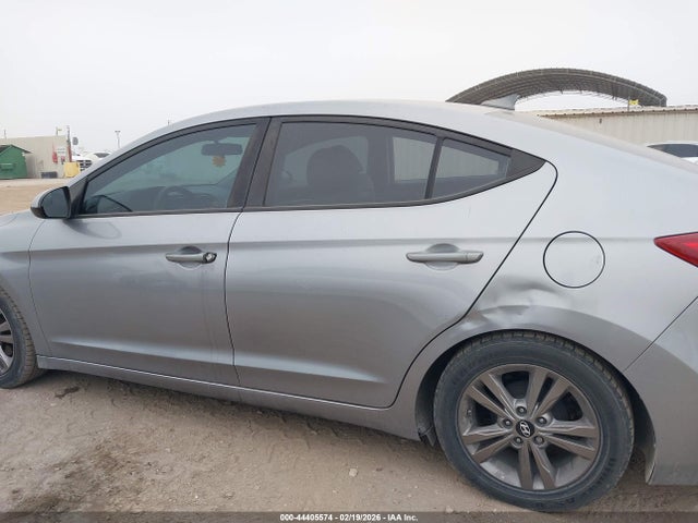 5NPD84LFXHH093996 Hyundai ELANTRA SE