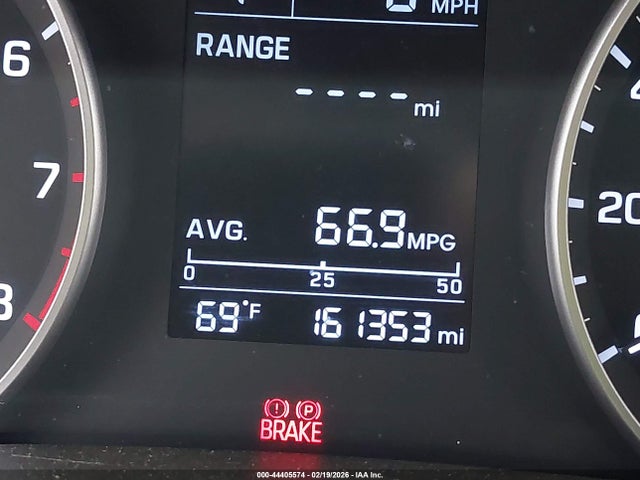 5NPD84LFXHH093996 Hyundai ELANTRA SE
