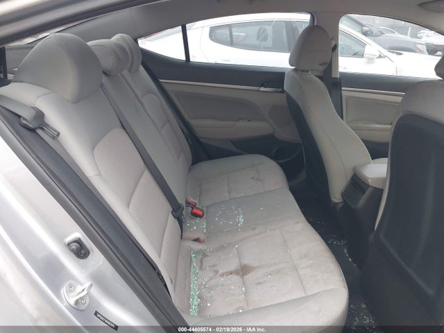 5NPD84LFXHH093996 Hyundai ELANTRA SE