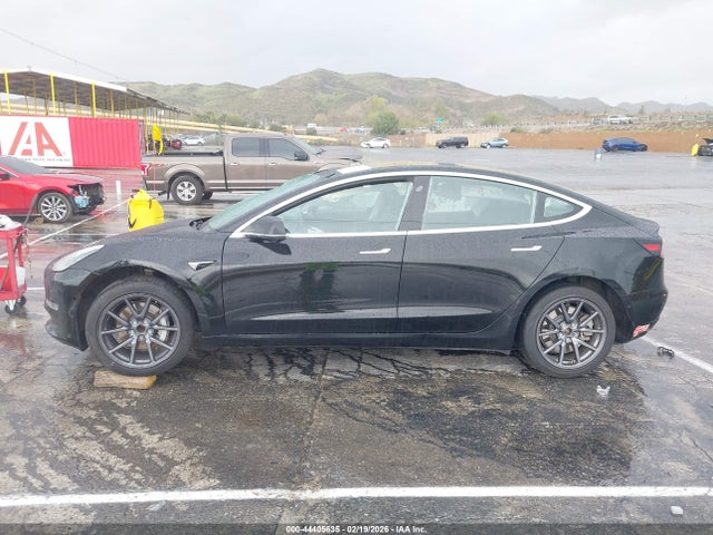 Продажа на аукционе авто 2018 Tesla Model 3 Long Range/mid Range, vin: 5YJ3E1EA4JF010135, номер лота: 44405635