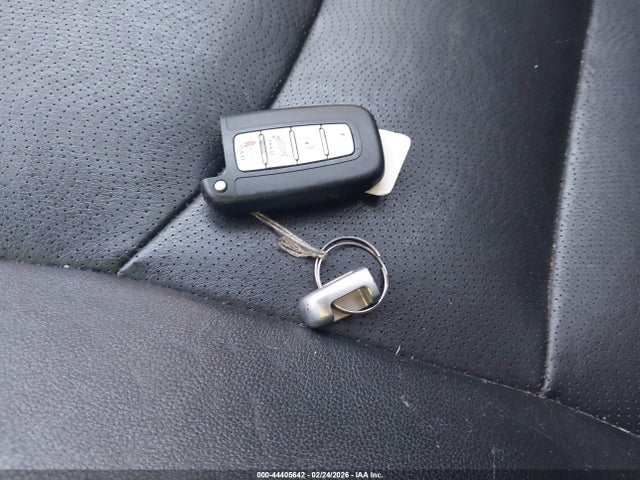 2013 Hyundai Elantra Limited მანქანა იყიდება აუქციონზე, vin: 5NPDH4AE9DH390553, აუქციონის ნომერი: 44405642