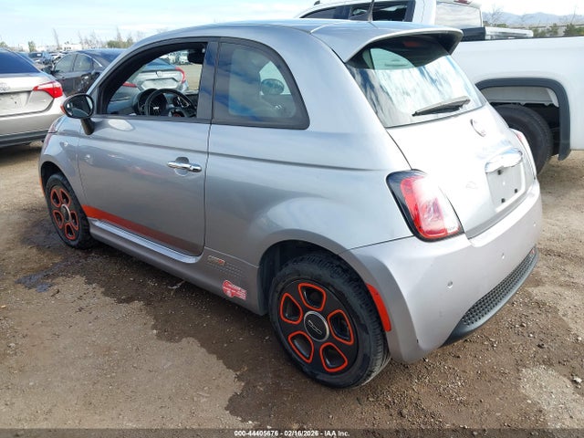 2017 FIAT 500E 3C3CFFGE3HT600532 Photo 2