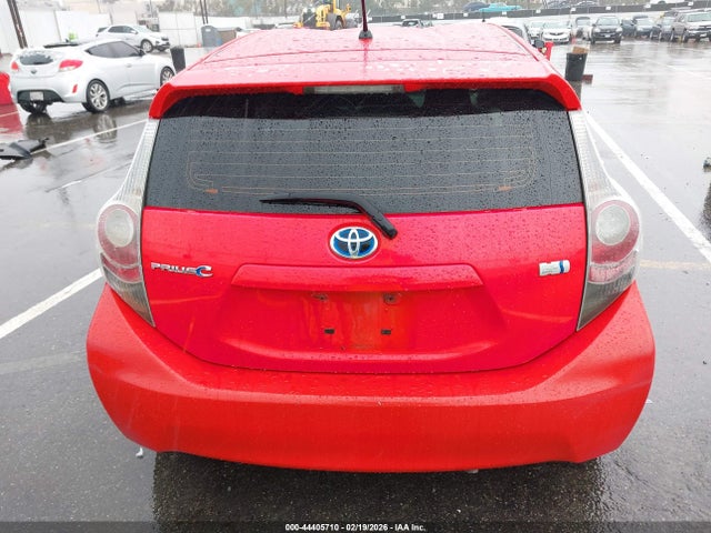 JTDKDTB33E1077761 Toyota Prius C One