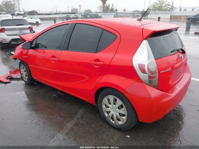 JTDKDTB33E1077761 Toyota Prius C One