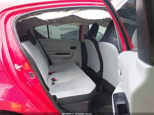 JTDKDTB33E1077761 Toyota Prius C One
