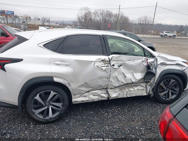 JTJBJRBZ4K2101083 Lexus NX 300H
