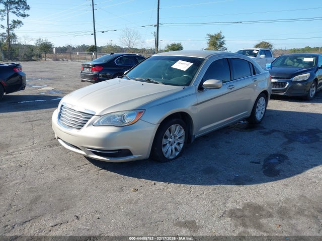 44405752 :رقم المزاد ، 1C3CCBAB8EN146712 vin ، 2014 Chrysler 200 Lx مزاد بيع