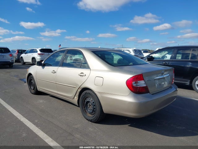 2004 TOYOTA CAMRY 4T1BE32K24U898024 Photo 2