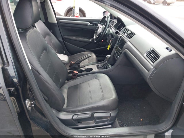 1VWAA7A30JC003304 Volkswagen Passat 2.0t R-line/2.0t S