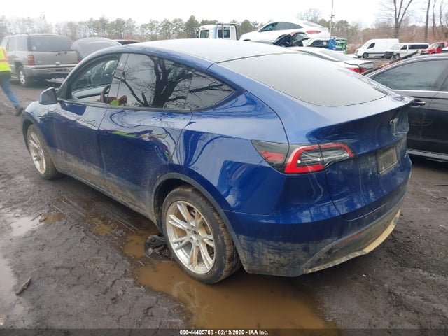 2021 TESLA MODEL Y 5YJYGDEE2MF068818 Photo 2