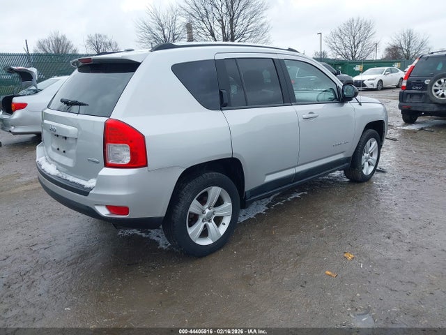 2011 JEEP COMPASS 1J4NF1FBXBD197381 Photo 3