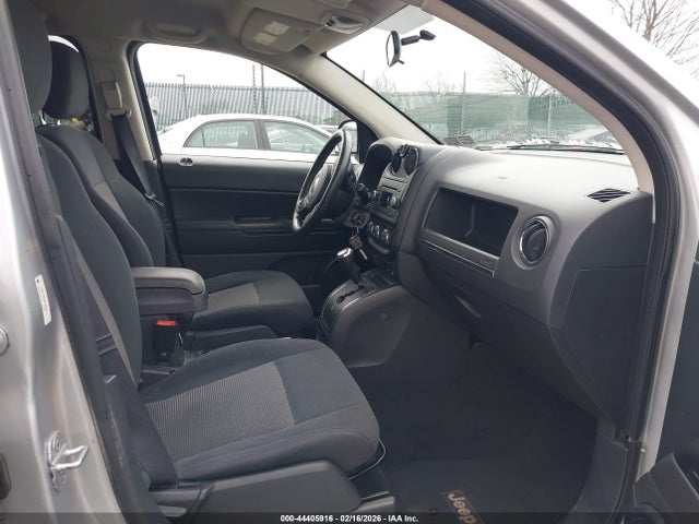 2011 JEEP COMPASS 1J4NF1FBXBD197381 Photo 4