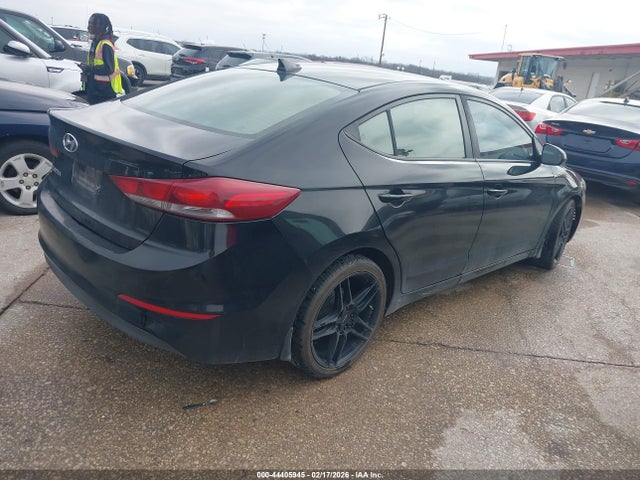 KMHD84LF8HU429601 Hyundai ELANTRA SE
