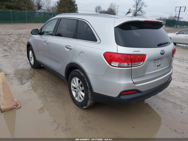 2017 KIA SORENTO 5XYPG4A38HG253647 Photo 2