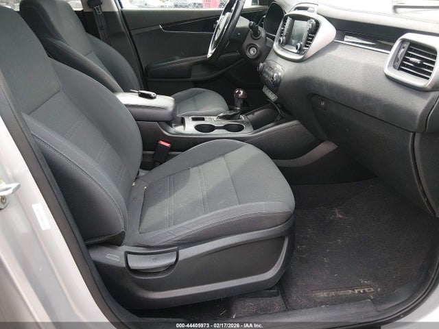 2017 KIA SORENTO 5XYPG4A38HG253647 Photo 4