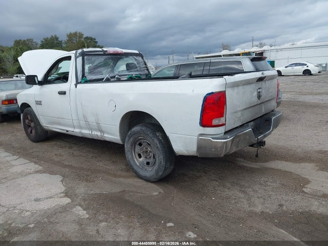 2017 RAM 1500 3C6JR6DG8HG548394 Photo 2