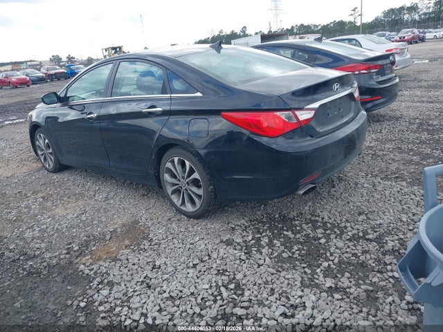 2011 HYUNDAI SONATA 5NPEC4AB5BH218378 Photo 2