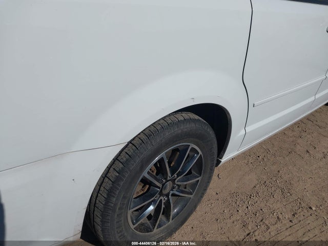 2C4RDGBG3HR855940 Dodge Grand Caravan Se Plus