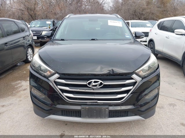 KM8J33A23HU376494 Hyundai Tucson Sport