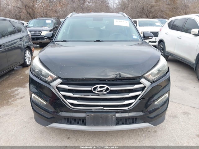 KM8J33A23HU376494 Hyundai Tucson Sport