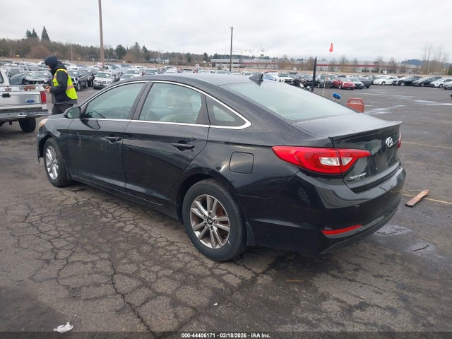 2015 HYUNDAI SONATA 5NPE24AF6FH170353 Photo 2