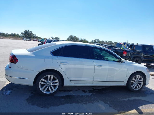 1VWGT7A33HC048249 Volkswagen Passat 1.8t Se
