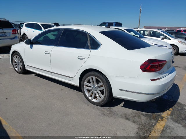 1VWGT7A33HC048249 Volkswagen Passat 1.8t Se