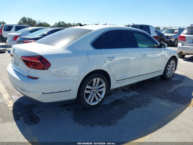 1VWGT7A33HC048249 Volkswagen Passat 1.8t Se
