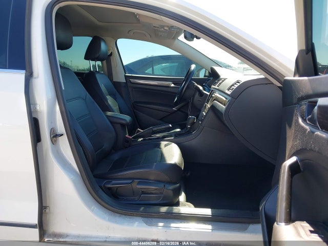 1VWGT7A33HC048249 Volkswagen Passat 1.8t Se