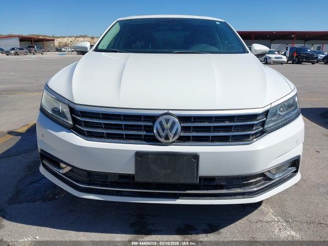 1VWGT7A33HC048249 Volkswagen Passat 1.8t Se