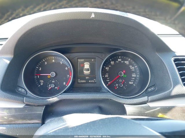 1VWGT7A33HC048249 Volkswagen Passat 1.8t Se