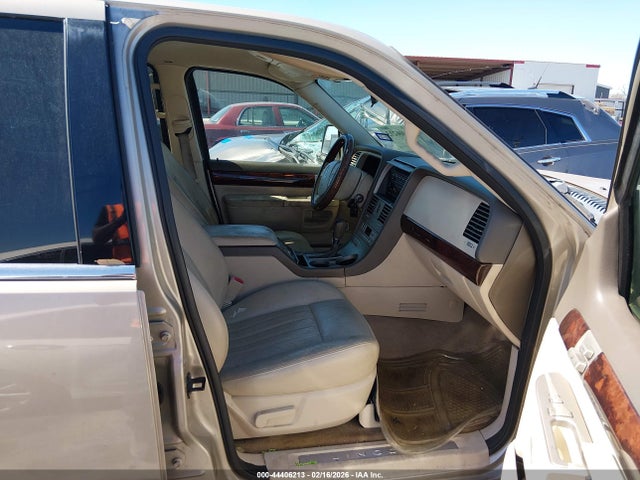 2004 LINCOLN AVIATOR 5LMEU68HX4ZJ14699 Photo 4