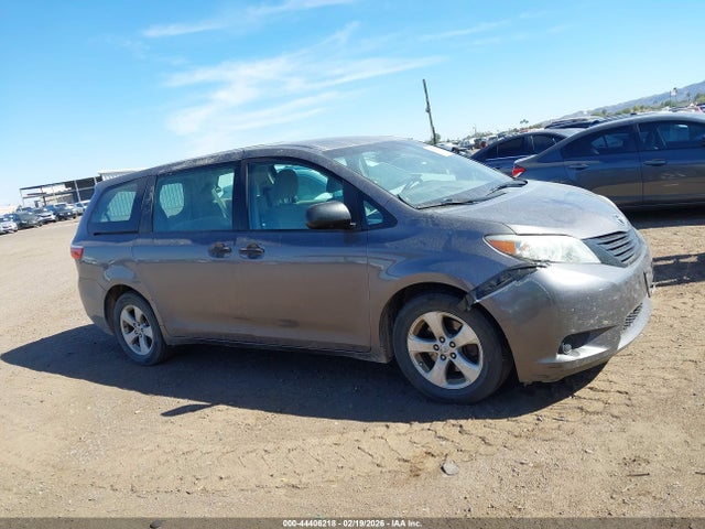 5TDZK3DC6GS755734 Toyota Sienna L 7 Passenger