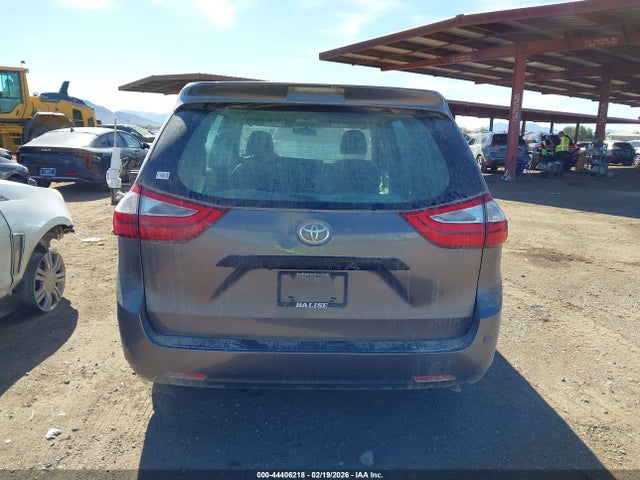 5TDZK3DC6GS755734 Toyota Sienna L 7 Passenger